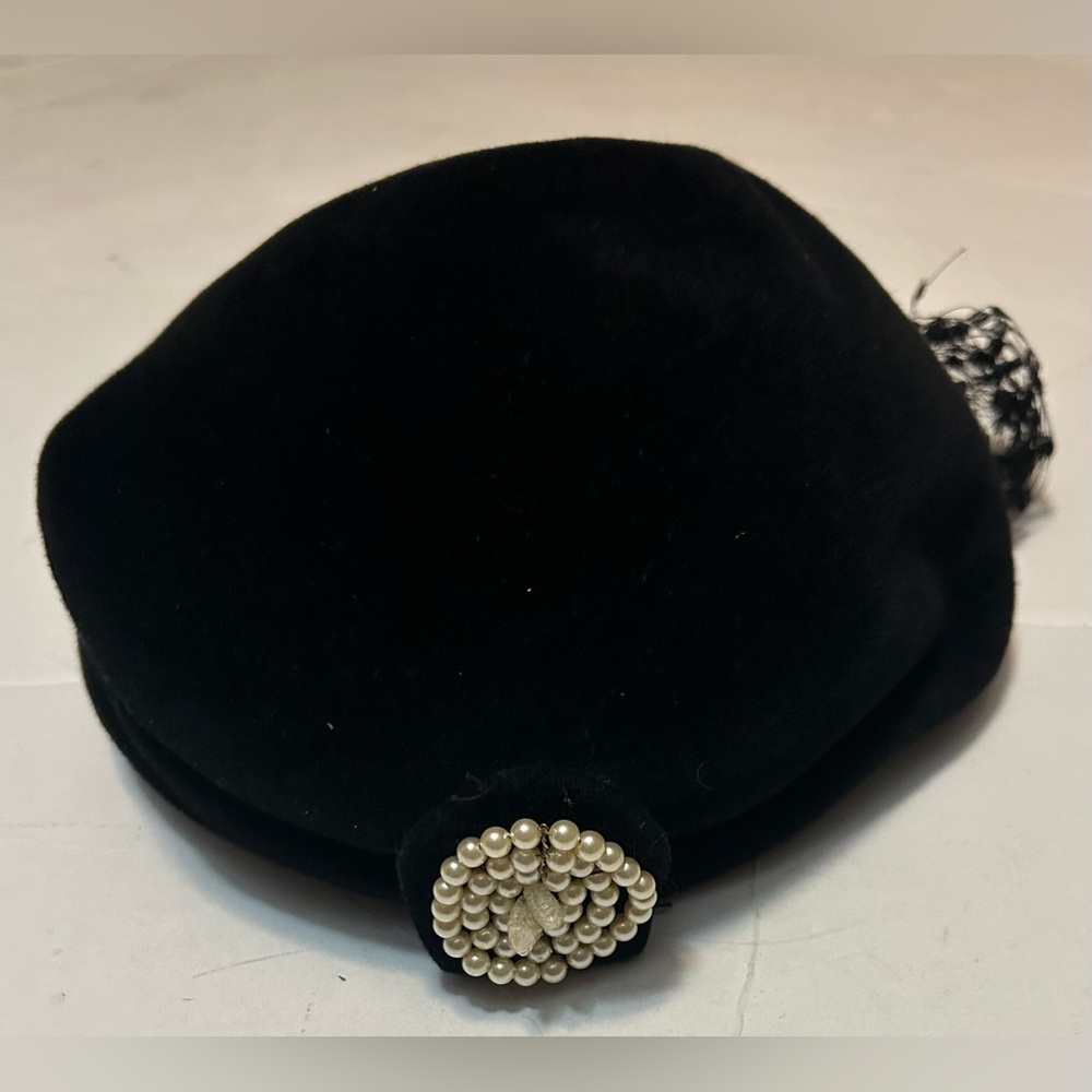 Vintage Black Velvet Beret Hat, 1950s Elegant Style
